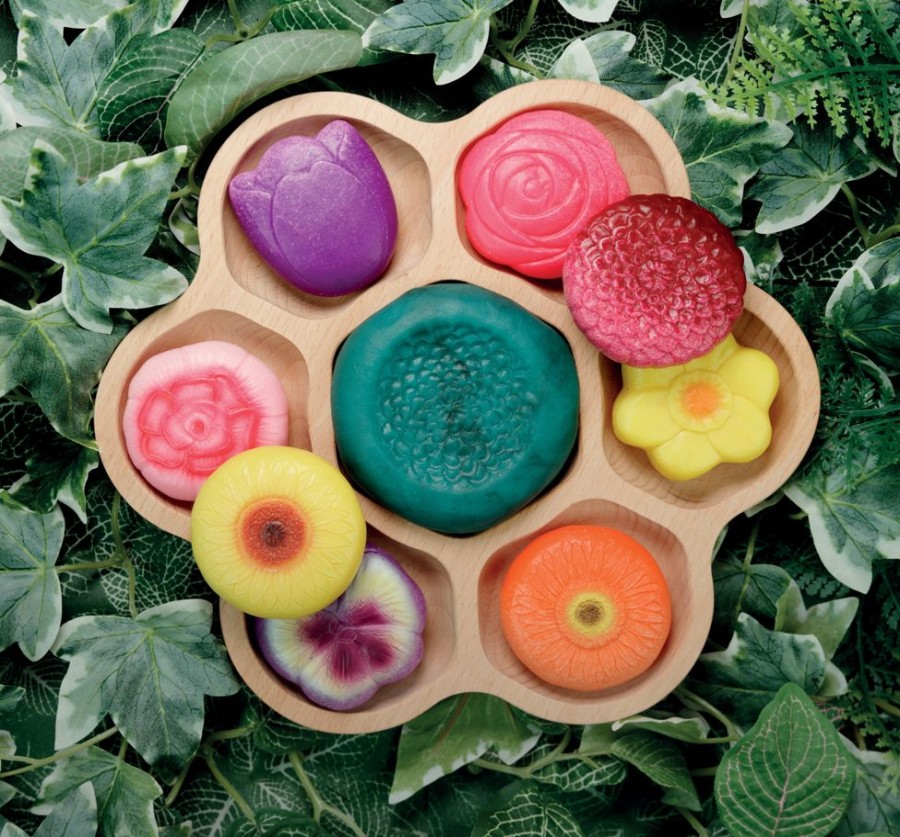 Sensory Play Yellow Door | Yellow Door Sensory Play Stones- Flowers